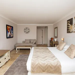 Stephanie Frühstückspension Mougins